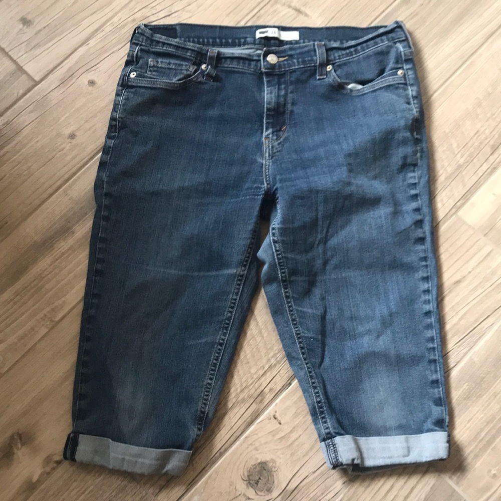 Levi’s Blue Jean Capris size 14